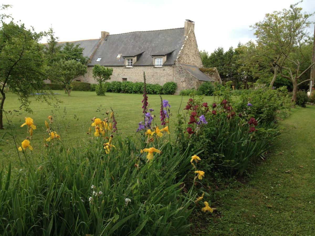 Maison D'Hotes "Bienlivien" Saint-Coulomb Esterno foto